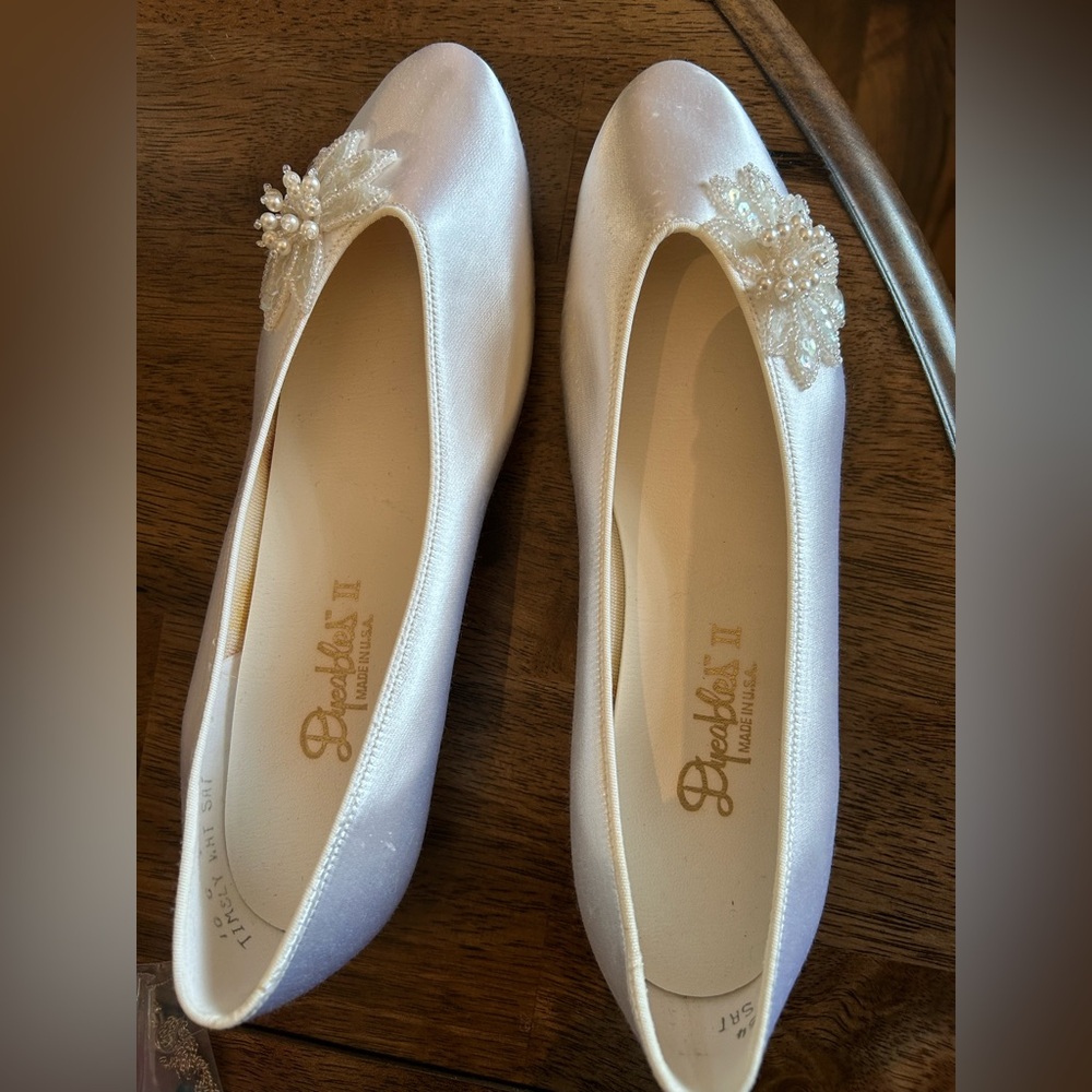 Ivory Satin Embellished Women's Ballet Flats